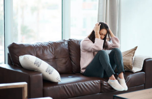 Although the exact causes of mood swings in Borderline Personality Disorder can differ from one individual to the next, there are some commonalities that may increase or decrease the severity of these episodes.